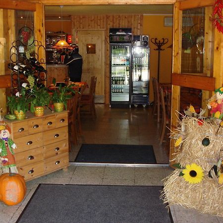 Kis-Duna Motel & Camping Mosonmagyaróvár Екстериор снимка