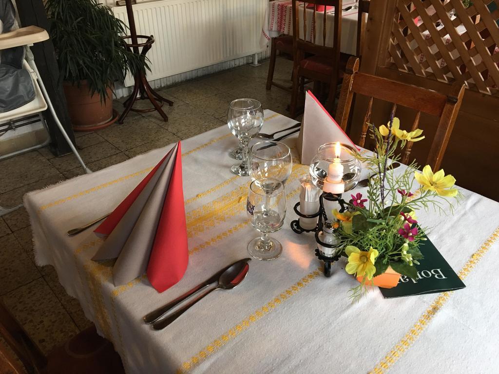 Kis-Duna Motel & Camping Mosonmagyaróvár Екстериор снимка